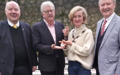 O’Donovan family present Presidential Chain of Office  to Kilkenny Chamber